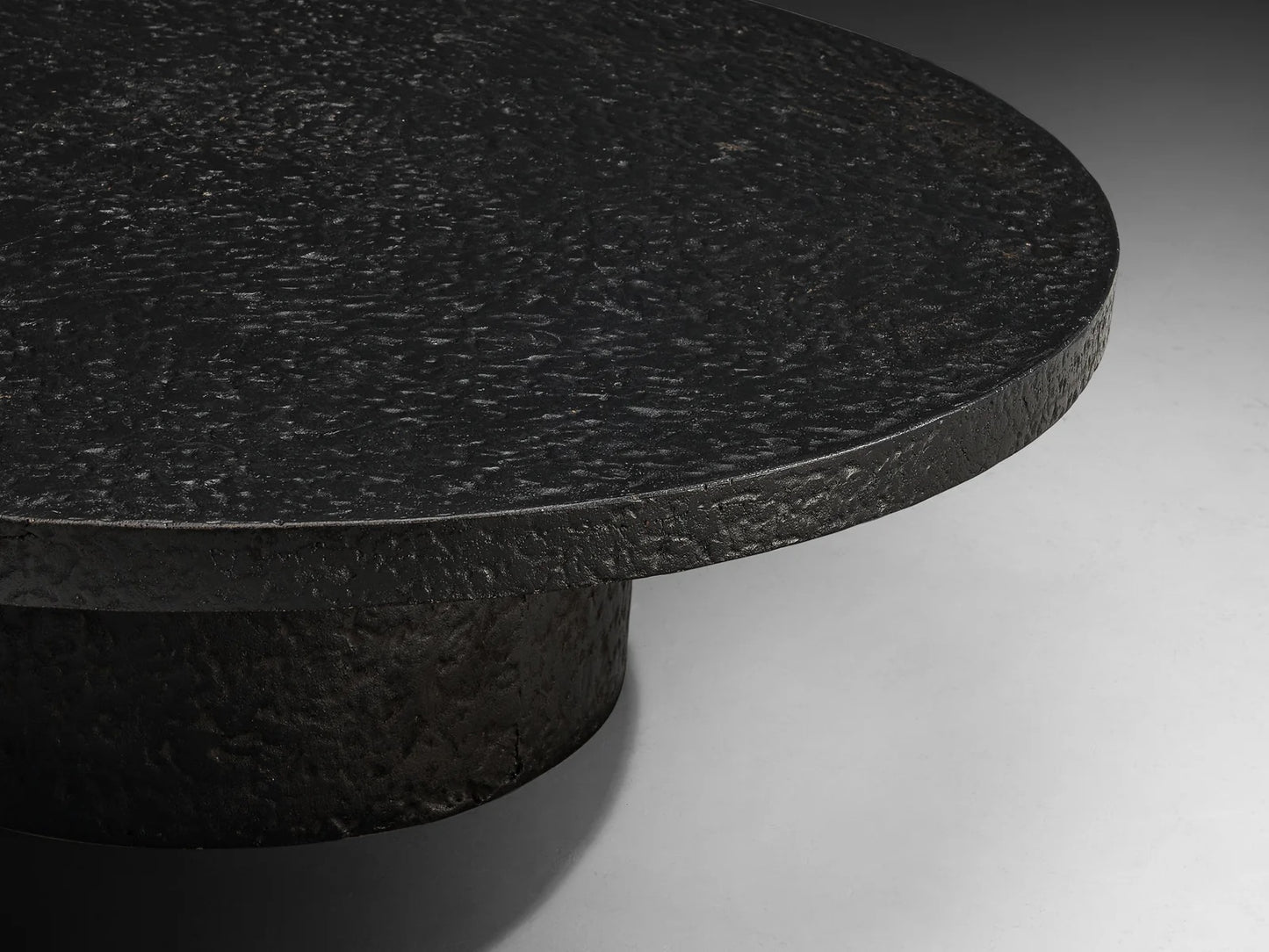 Resin Brutalist Round Coffee Table in Black