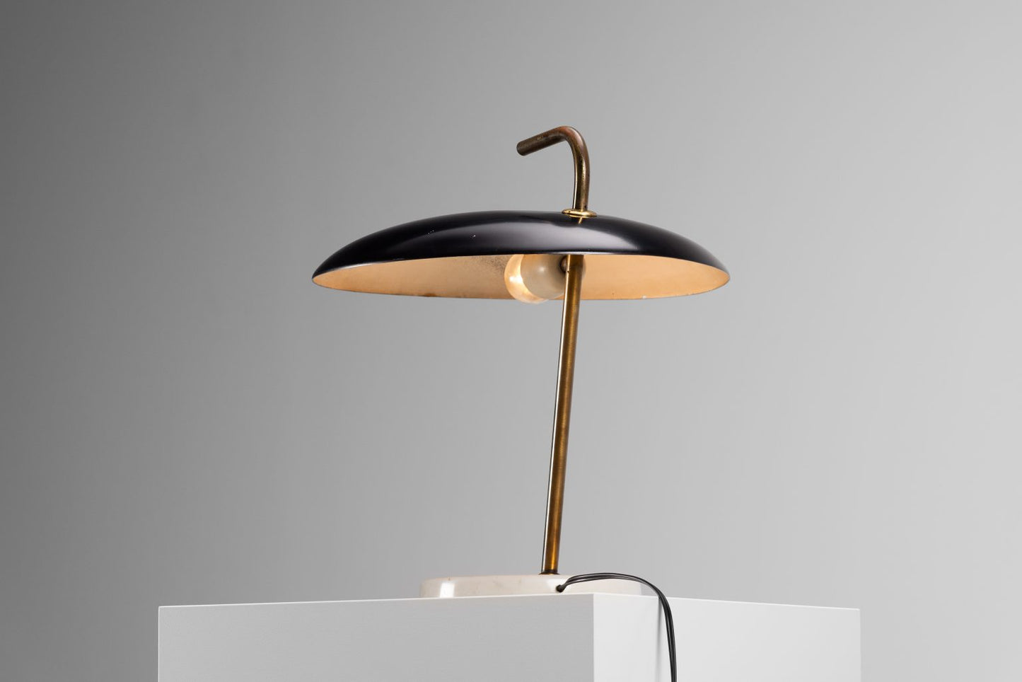 Stilnovo 5120 table lamp made in Italy 1950