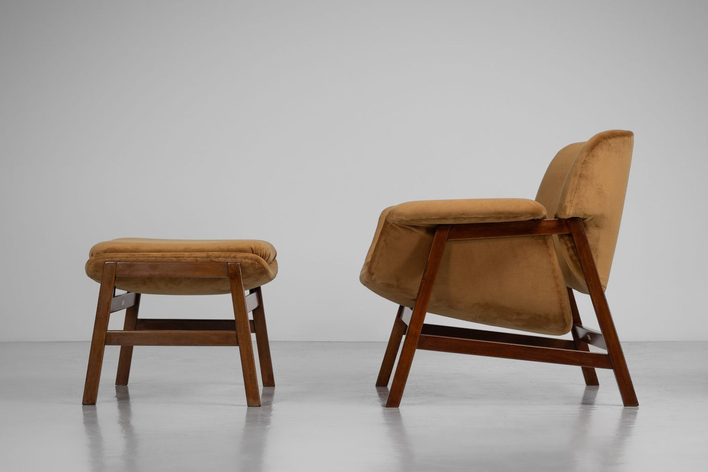Gianfranco Frattini 849 chairs stools Cassina Italy 1956