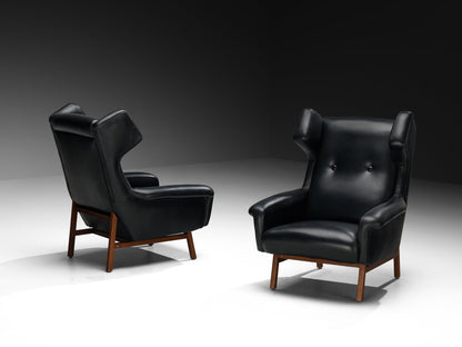 Italian Pair of Wingback Lounge Chairs in Black Leather and Mahogany